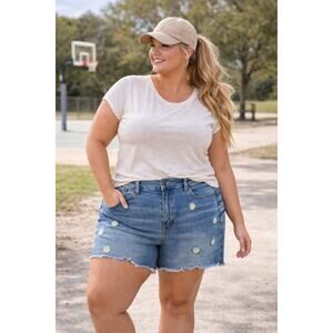 NWT Judy Blue Demin Embroidered Daisy Floral Jean Shorts Plus Shorts Women's 2XL